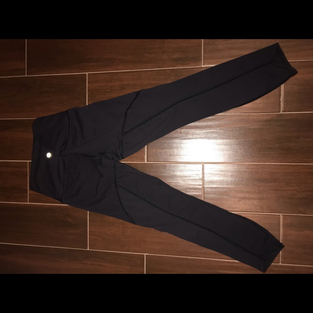 Size 4 LULULEMON Black Cropped Leggings